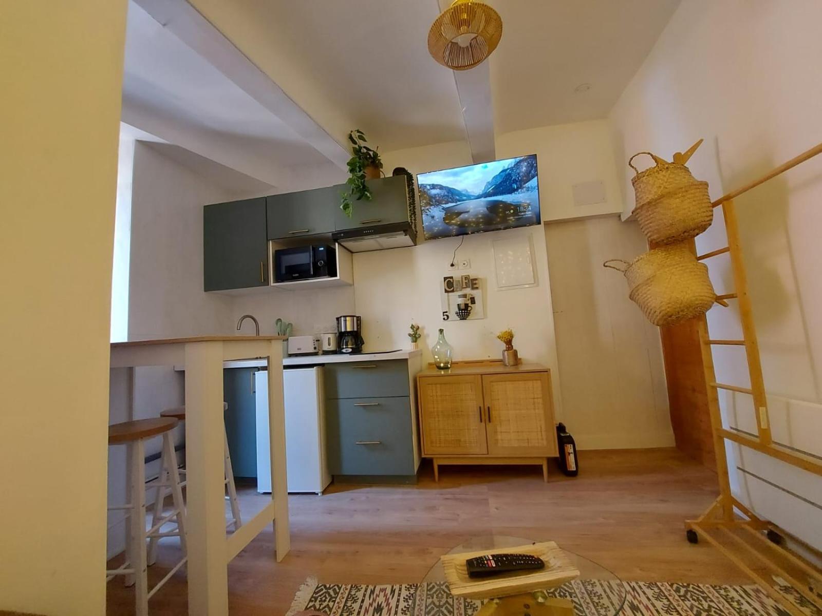 Le King & Suites Etoilees Gréoux-les-Bains Екстериор снимка