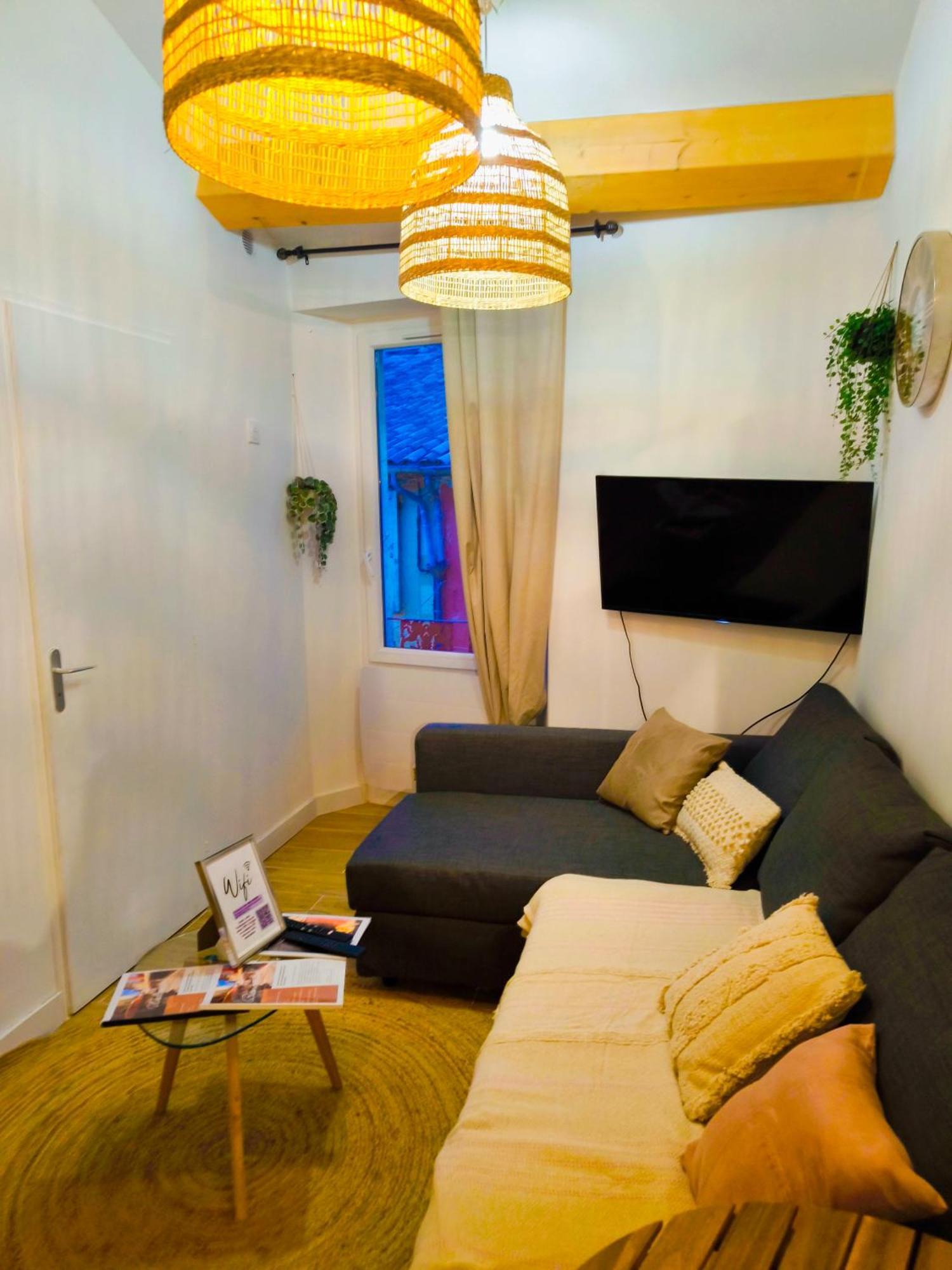 Le King & Suites Etoilees Gréoux-les-Bains Екстериор снимка