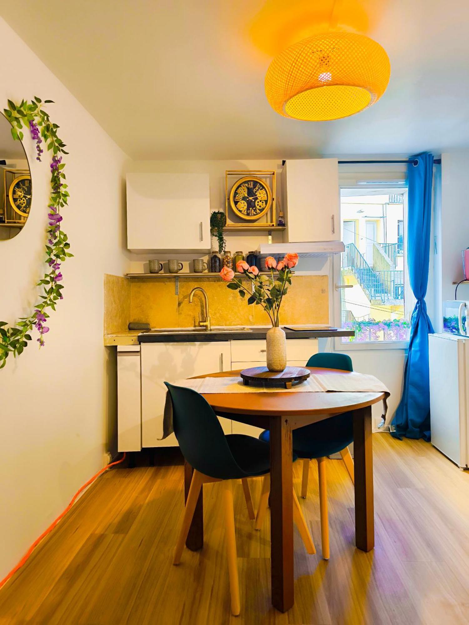 Le King & Suites Etoilees Gréoux-les-Bains Екстериор снимка